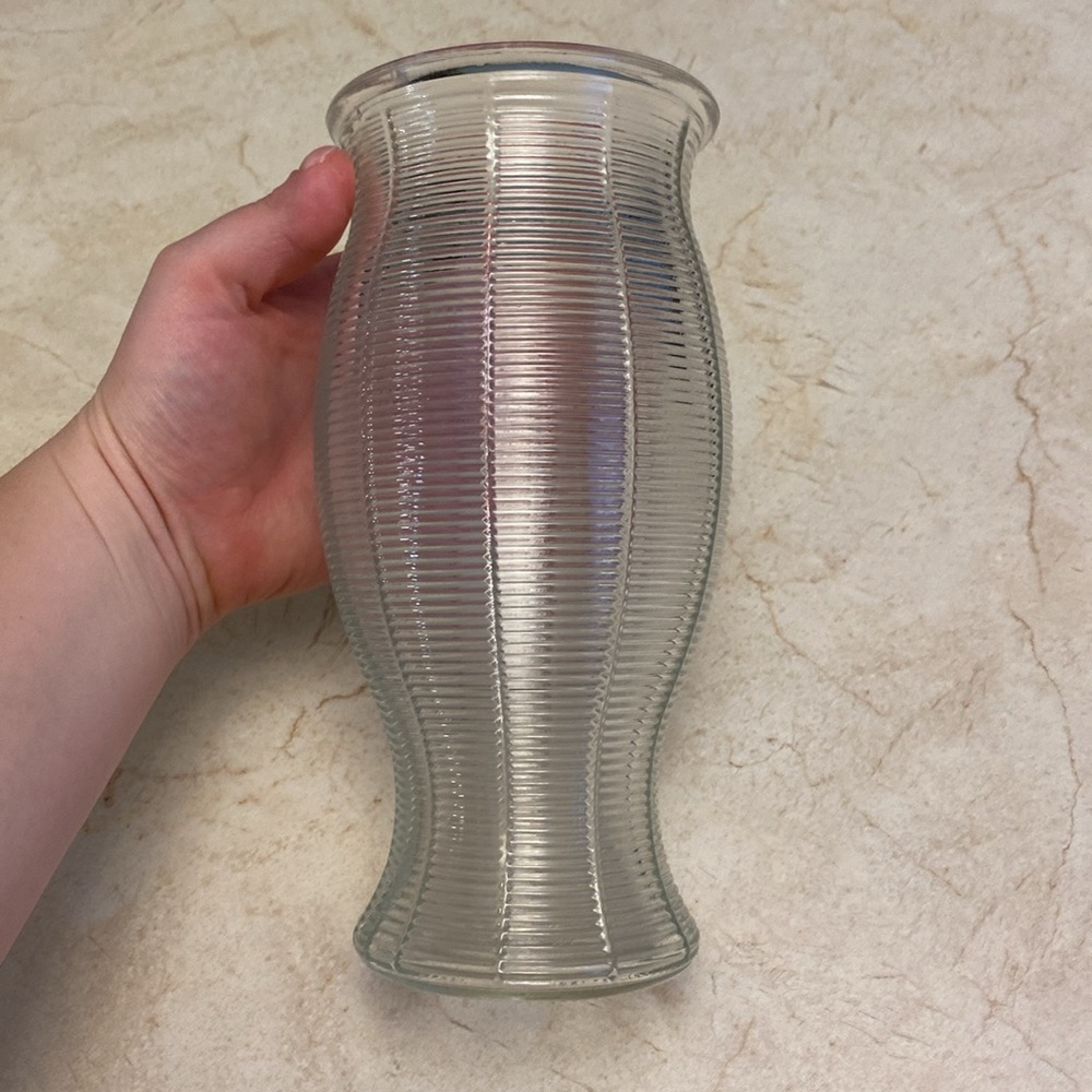 Mid-Century Modern Vase - Picture 4 of 11